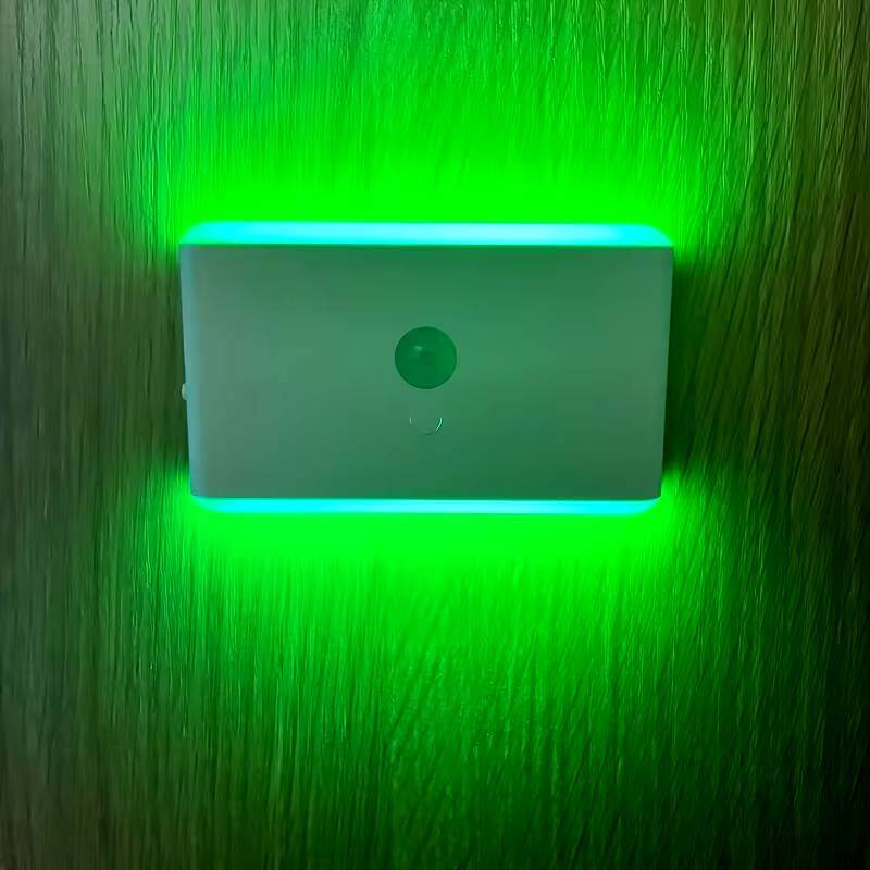 Led RGB lučka s senzorjem - USB polnjenje